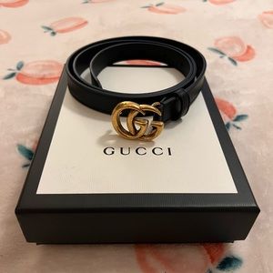 THIN GUCCI LEATHER BELT WITH DOUBLE G BUCKLE